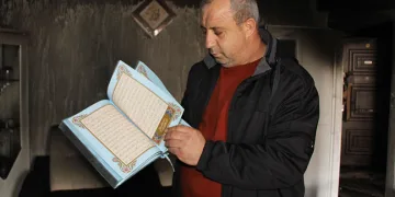 Küle dönen daireden geriye sadece Kur’an-ı Kerim kaldı