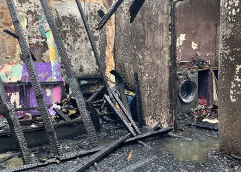 Sobadan çıkan yangın iki evi kullanılamaz hale getirdi