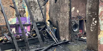 Sobadan çıkan yangın iki evi kullanılamaz hale getirdi