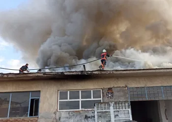 Malatya’da sanayi sitesinde korkutan yangın