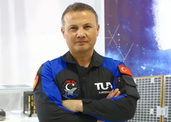 Alper Gezeravcı, Üniversitede ders verecek
