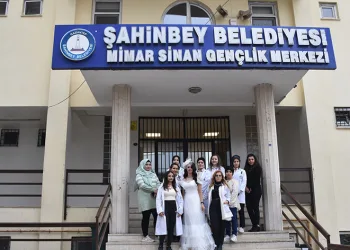 Şahinbey’den yeni evlenen çiftlere düğün hediyesi