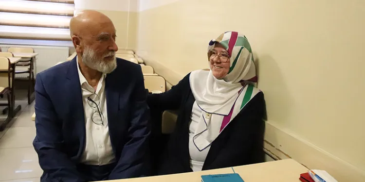 Emekli çiftin İngilizce tutkusu