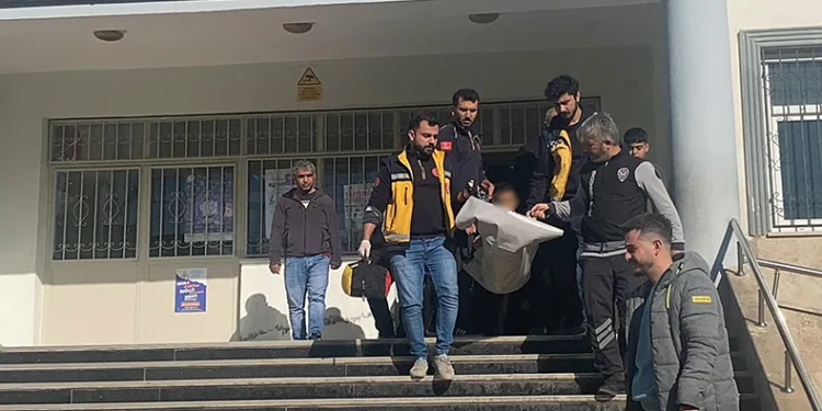 Ortaokul öğrencisi okulda bıçaklandı