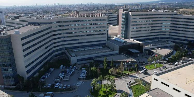 Depremin yükünü şehir hastaneleri kaldırdı