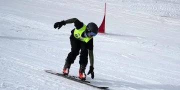 Snowboard Türkiye Şampiyonası Ergan Dağı’nda başladı
