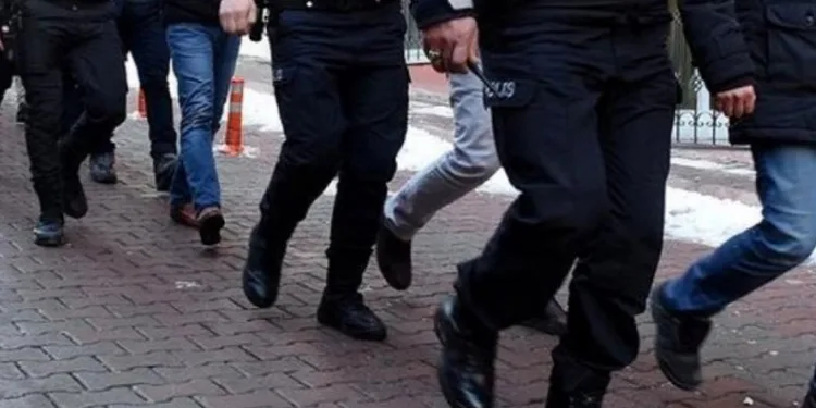 Bursa’da FETÖ/PDY’nin gaybubet evine baskın