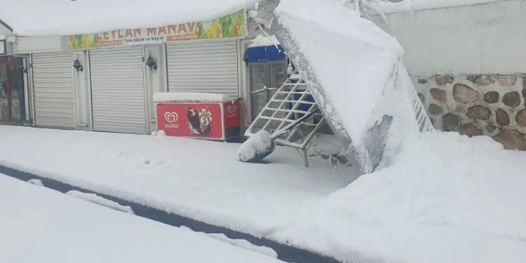 132 yerleşim yerinin yolu ulaşıma kapandı