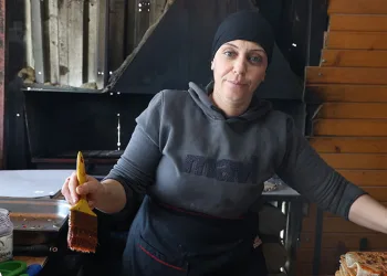 Kebapçılık yaparak evlatlarına umut oluyor