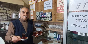 Çay evinde siyaset konuşma yasağı