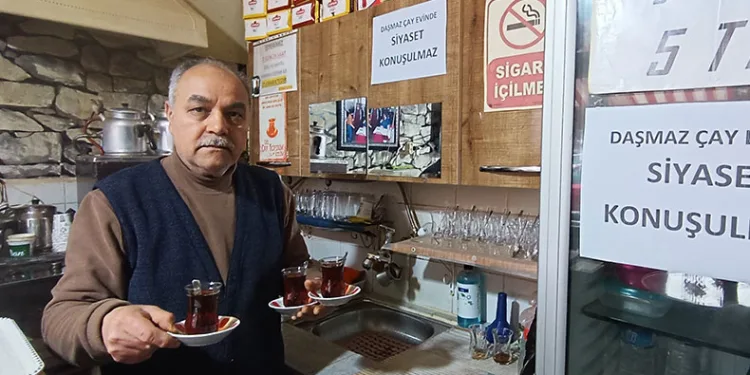 Çay evinde siyaset konuşma yasağı