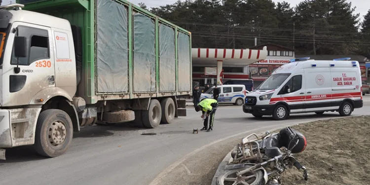 Yeni yapılan kavşakta ilk kaza: 1 yaralı