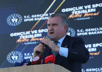 Millet Bahçesi açılışı mitinge dönüştü