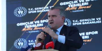 Millet Bahçesi açılışı mitinge dönüştü