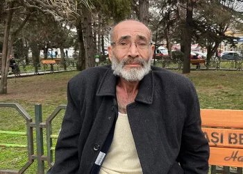 Valiliğin yerleştirdiği otelden çıkartılınca evsiz kaldı