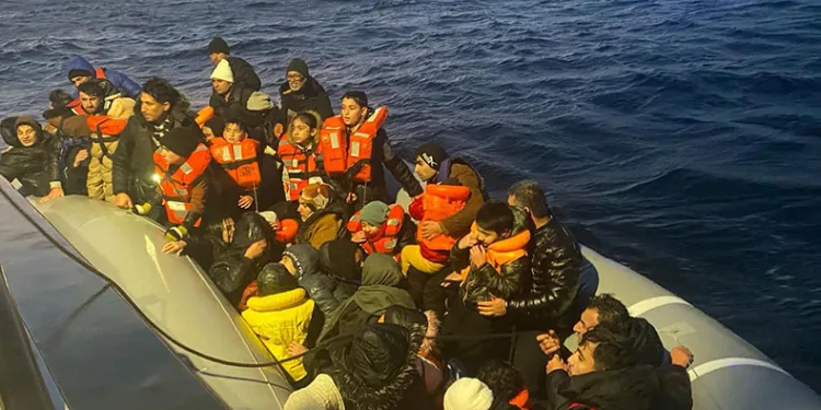 57’si çocuk 159 düzensiz göçmen kurtarıldı