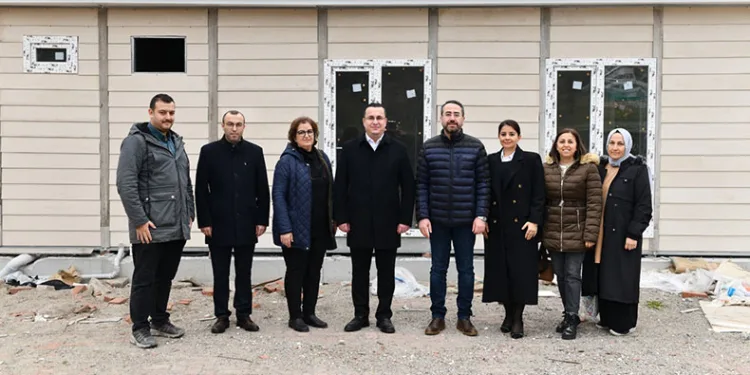 Gülümseyen Cafe kapılarını açmak için hazırlanıyor