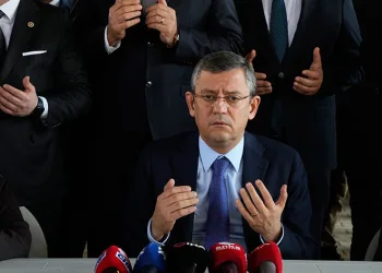 “Böyle bir günde siyaset yapılmasını doğru bulmuyorum”