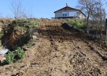 Gazi ve engelli annesinin çamur çilesine son