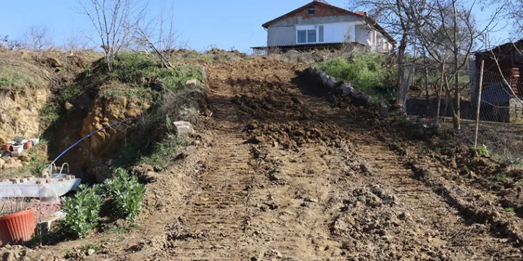 Gazi ve engelli annesinin çamur çilesine son