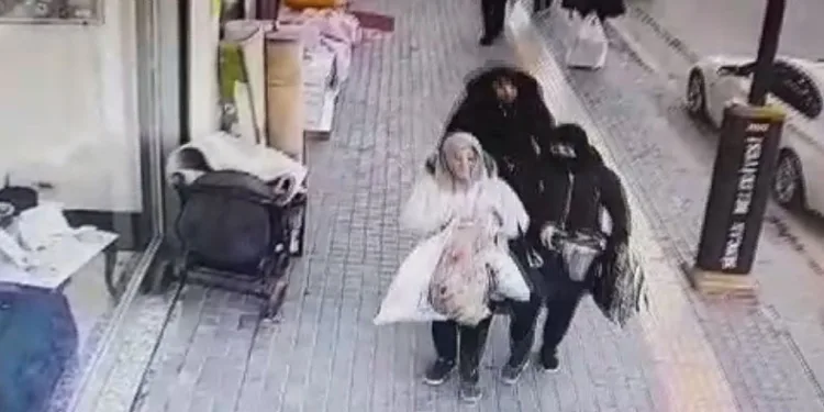 Kaşla göz arasında tencereyi çaldılar