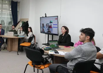 BTÜ, yabancı dil eğitiminde sınırları kaldırdı