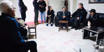 Göçük altında kalan işçilerin ailelerine ziyaret