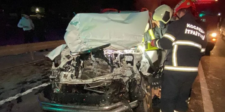 Trafik ışıklarında feci kaza