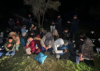 İzmir’de 3 göçmen kaçakçısı tutuklandı