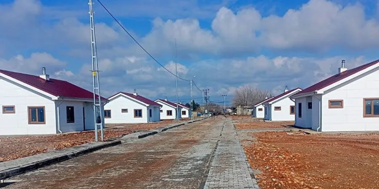 Adıyaman’da 65 köy evinin kurası çekildi