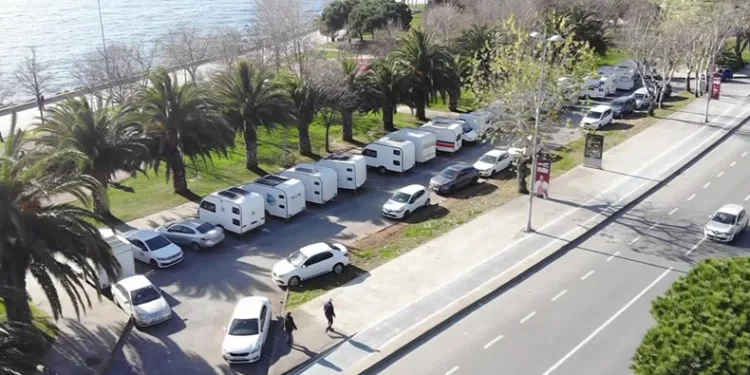 Sahillerde karavan işgali
