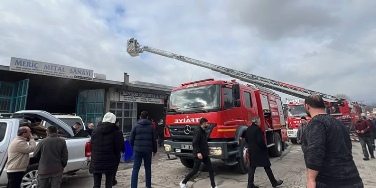 Oto boya ve kaporta dükkanında yangın