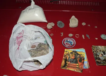 Şüphe üzerine durdurulan otomobilden çok sayıda tarihi eser çıktı