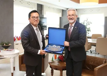 Başkan Erdem Hindistan Başkonsolosu’nu ağırladı