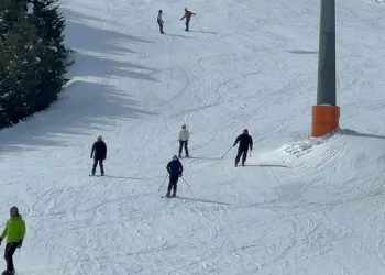 Sarıkamış Kayak Merkezi doldu taştı