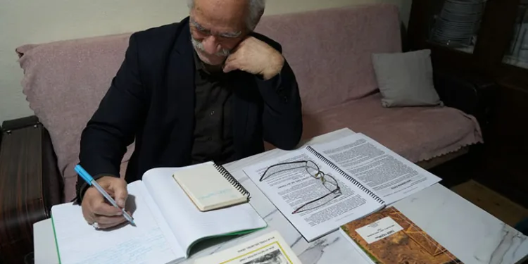 73 yaşında hem okuyor hem de kitap yazıyor