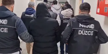 Uyuşturucu satıcısı 3 kişi tutuklandı