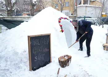 İglo kahvehaneye büyük ilgi