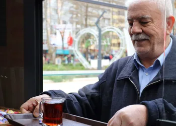 Bu kafede çay 3 TL