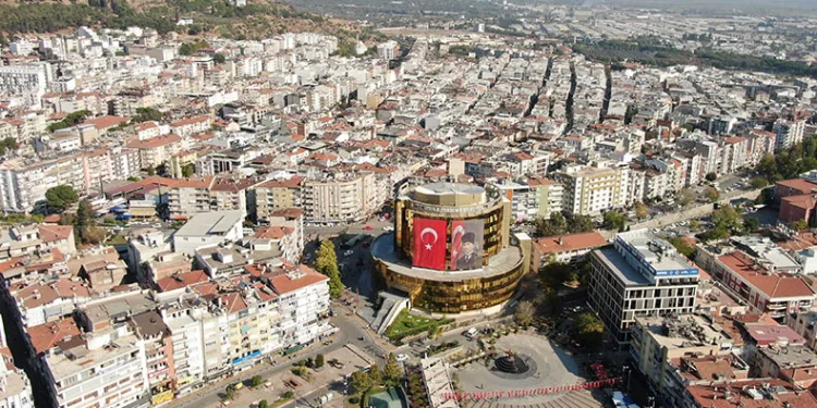 Aydın’ın Efeler’i 21 ili nüfusuyla solladı