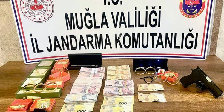 Çalıştığı eski işyerinden 3 bin Euro çaldı