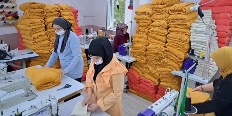 Halk Eğitim Merkezleri ‘Gazze’ için üretiyor