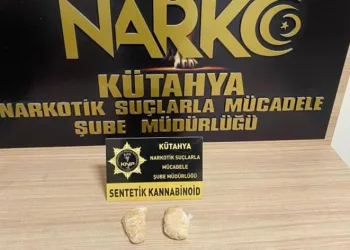 İç çamaşırında uyuşturucu sakladılar