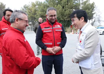 Güney Kore’nin deprem bölgesine yardımları sürüyor