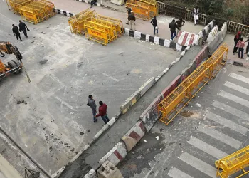 Çiftçileri engellemek için beton bariyerler