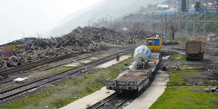 Tren istasyonu depremden sonra görüntülendi