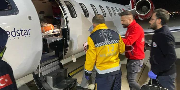 3 aylık bebek ambulans uçak ile Konya’ya sevk edildi