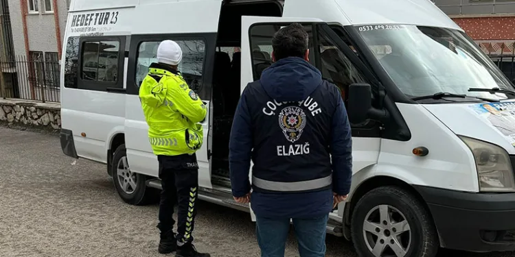 Elazığ’da okul önü denetimleri sürüyor