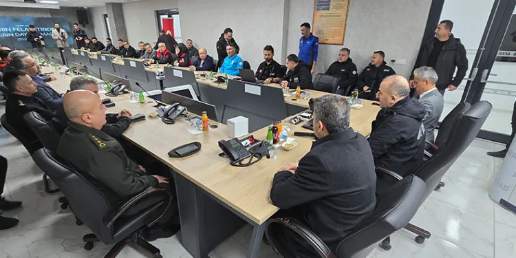 Tokat’ta saat 04.17’de depremzedeler anıldı