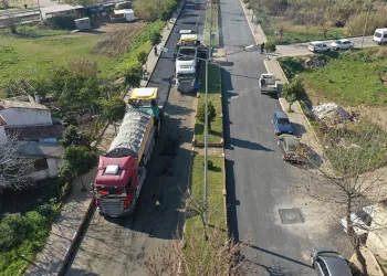 Aydın Büyükşehir Belediyesi yol yapım çalışmalarını sürdürüyor